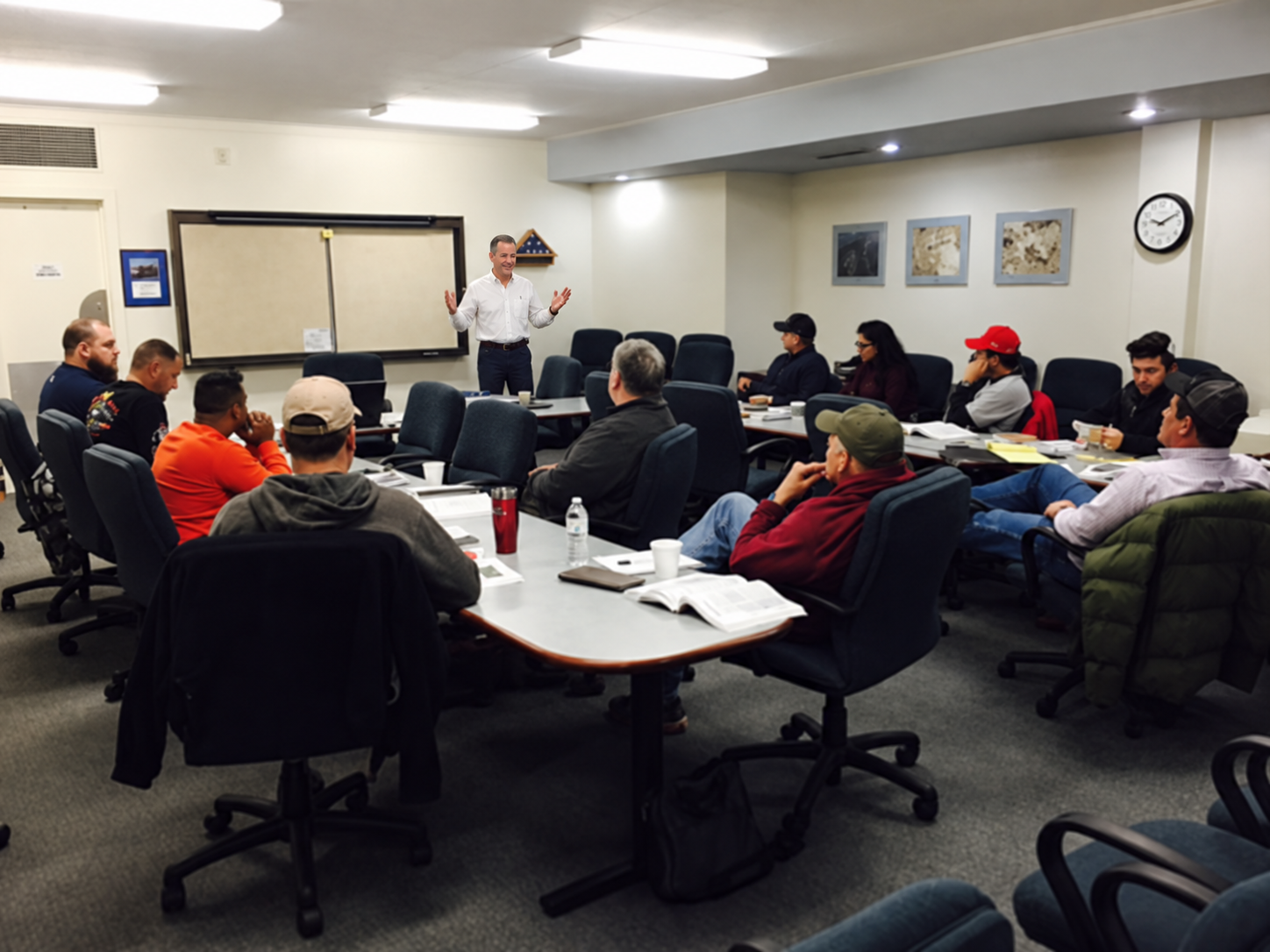 Instructor addressing a full room of pilots at a Rusty Pilot Seminar